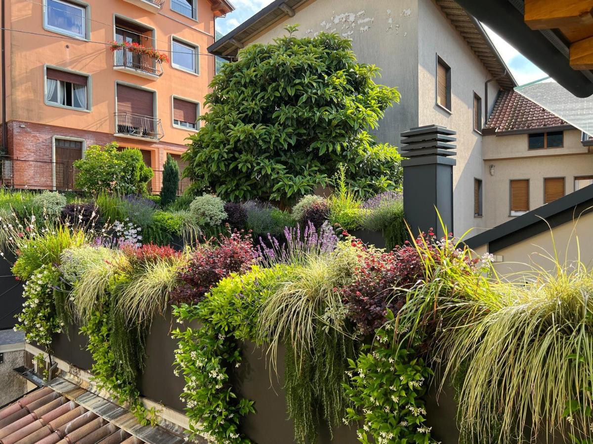 Luxury Lakefront Penthouse Lezzeno Exterior photo