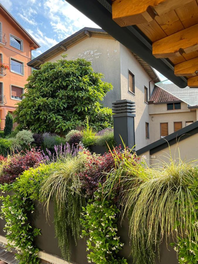 Luxury Lakefront Penthouse Lezzeno Exterior photo